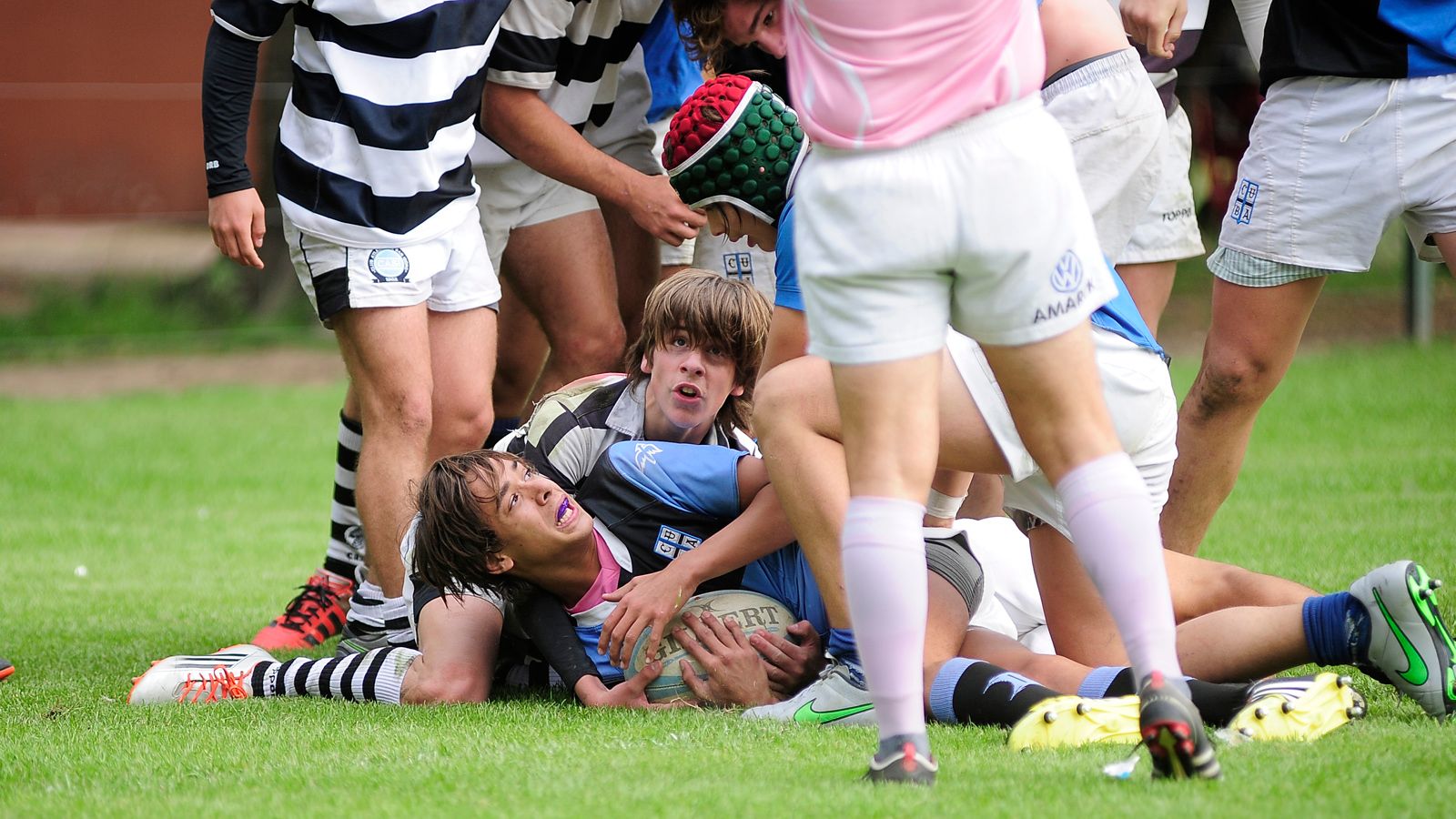 M�S QUE ACAD�MICO, UNIVERSITARIO