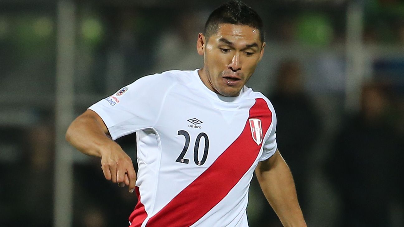 Peruvian Joel Sánchez, signing of Gallos.