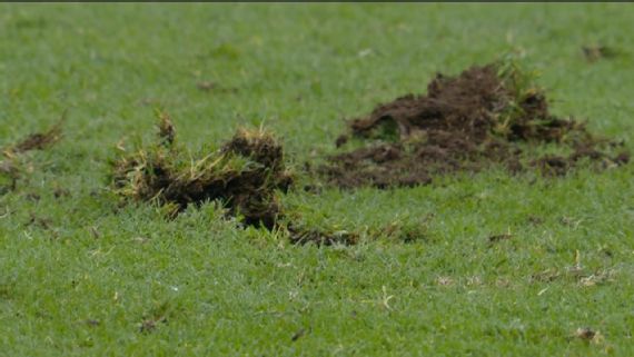 Cancha del Azteca, maltratada a dos días del Clásico