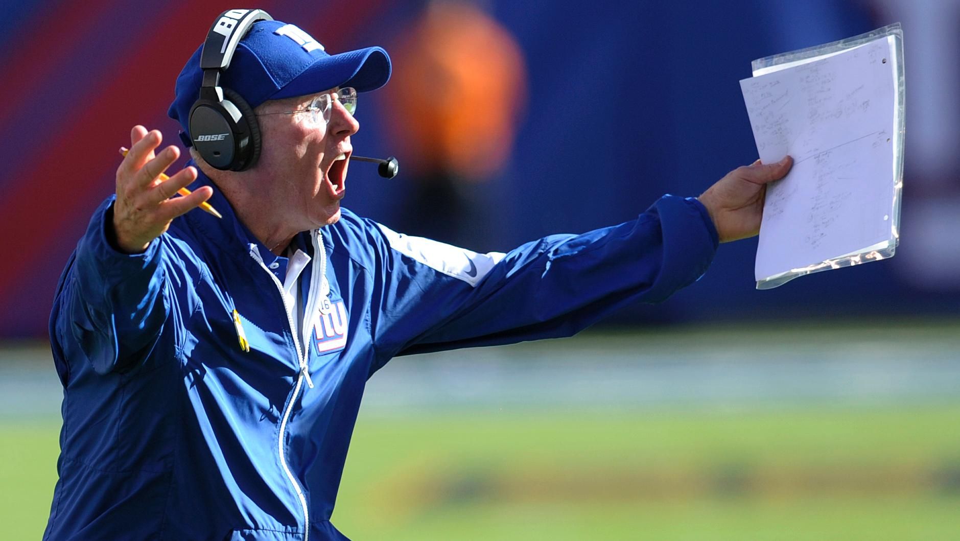 Division troubles keep Giants' playoff hopes alive