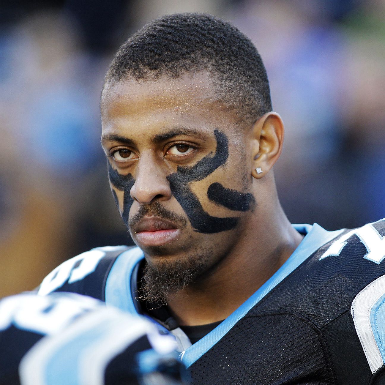 Greg Hardy of Carolina Panthers arrested on suspicion of domestic violence