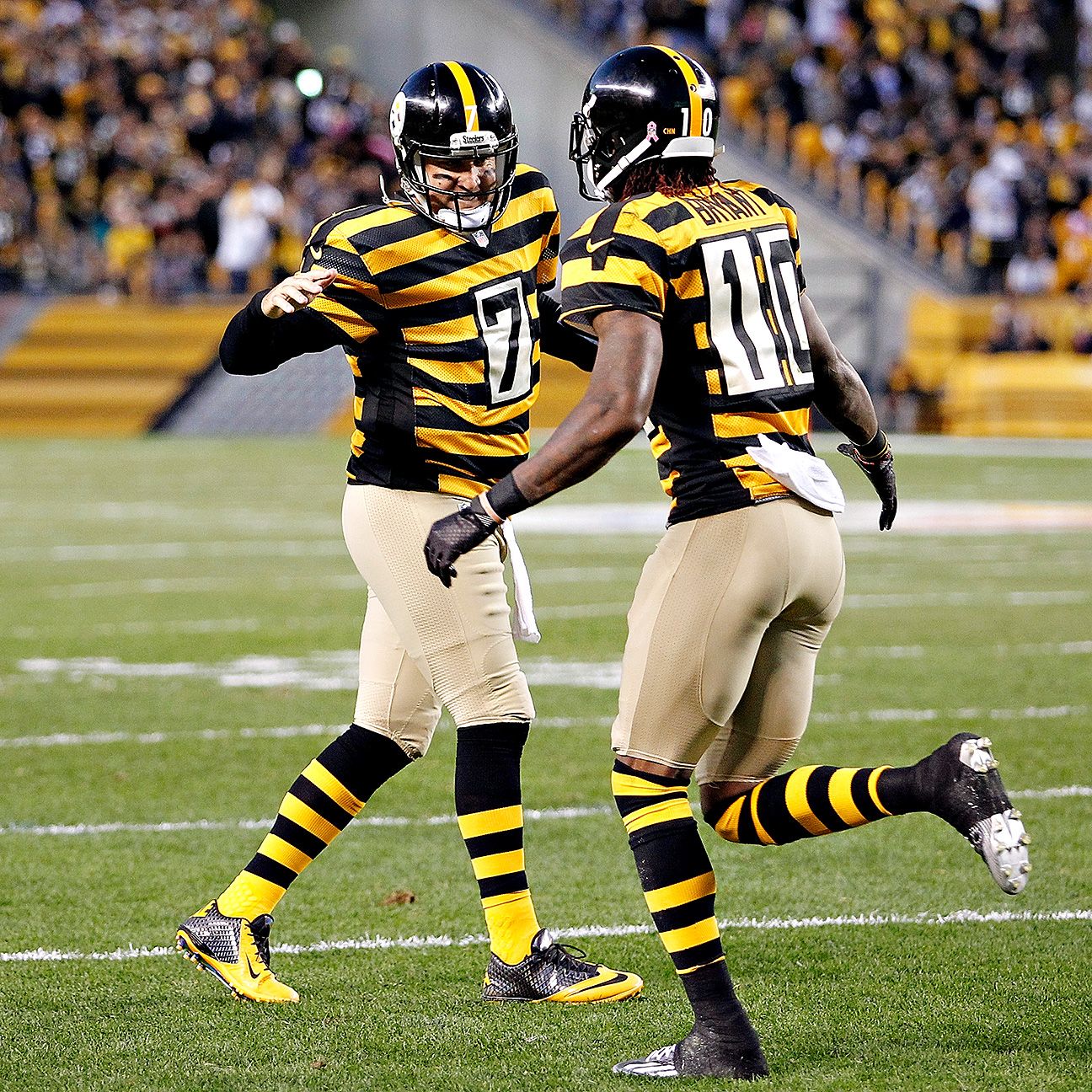Bryant returns to Steelers humbled from ban