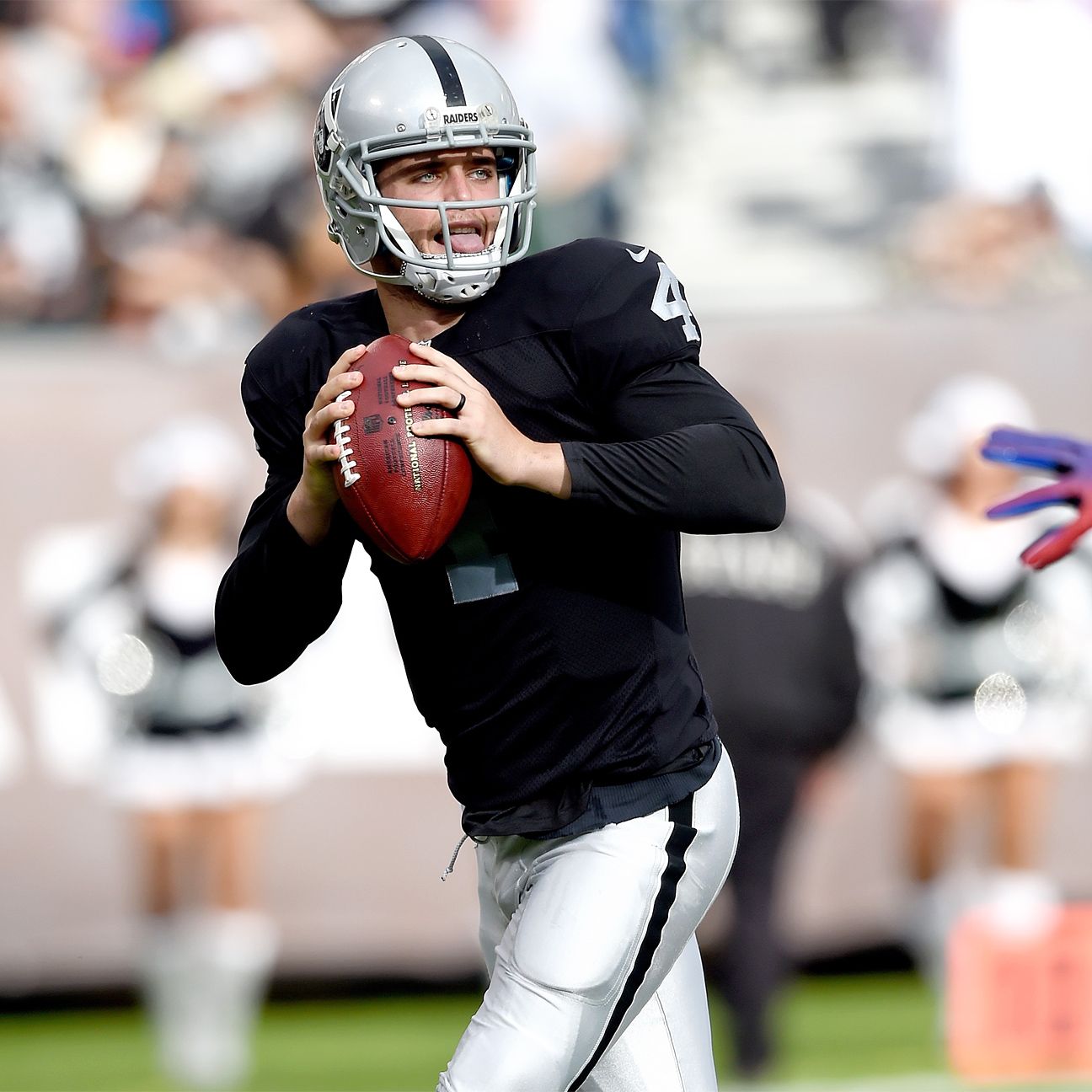 Jack Del Rio 'pleasantly surprised' by Derek Carr's advanced level