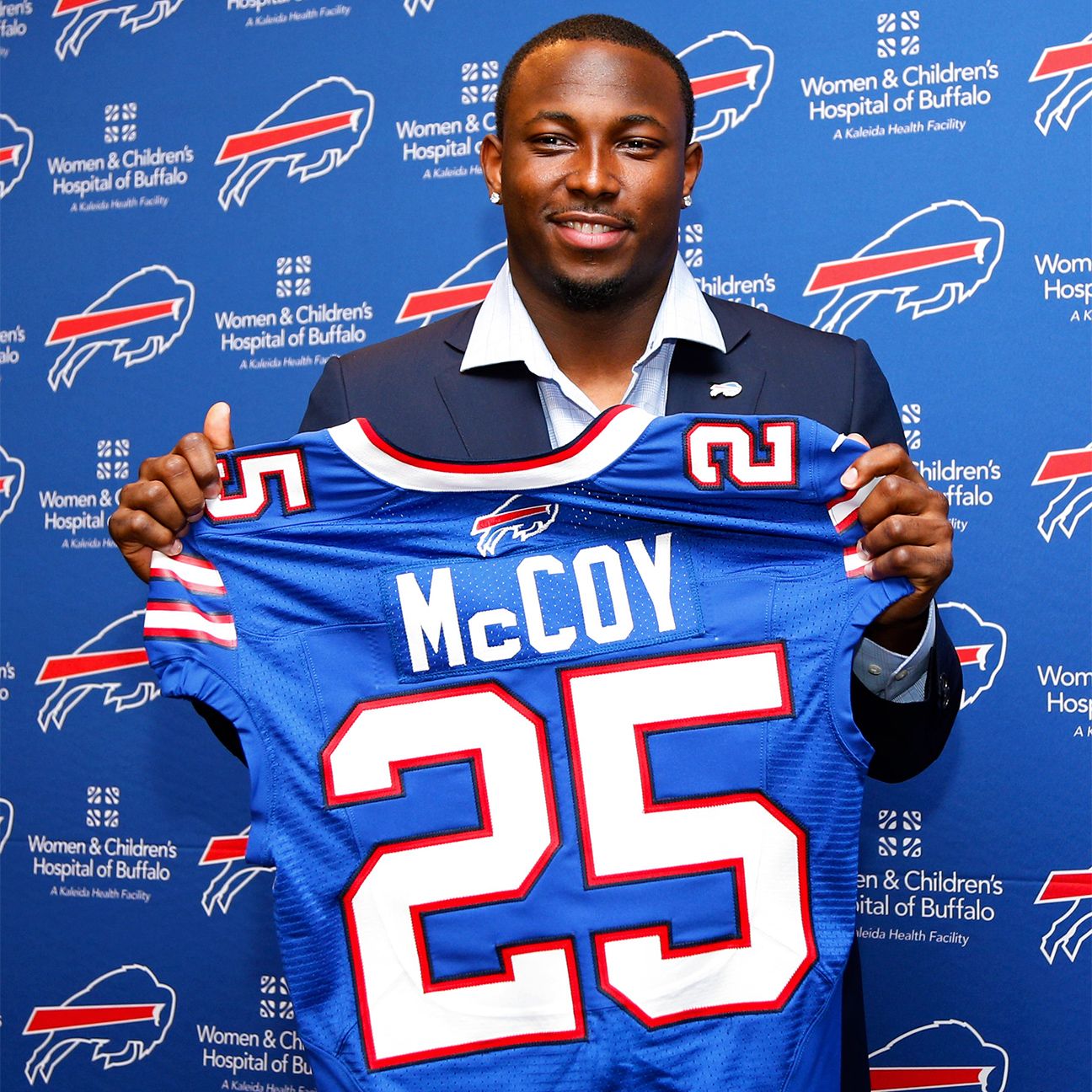 Buffalo Bills officially introduce LeSean McCoy