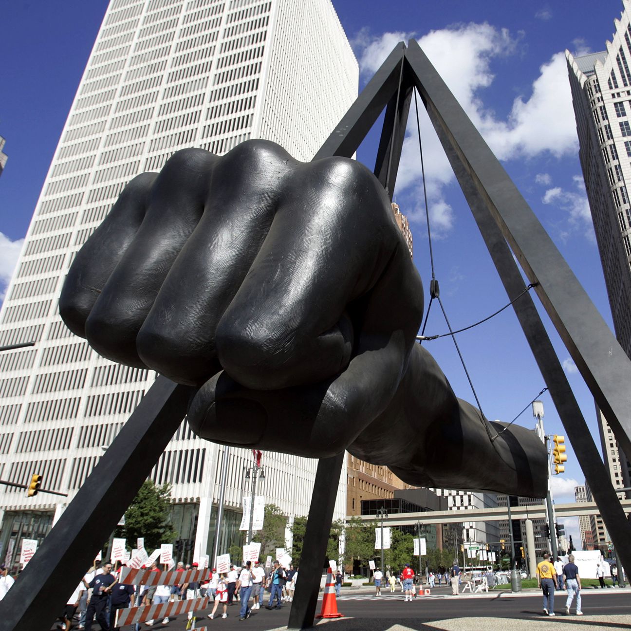 Detroit sculpture of boxer Joe Louis' fist getting overhaul