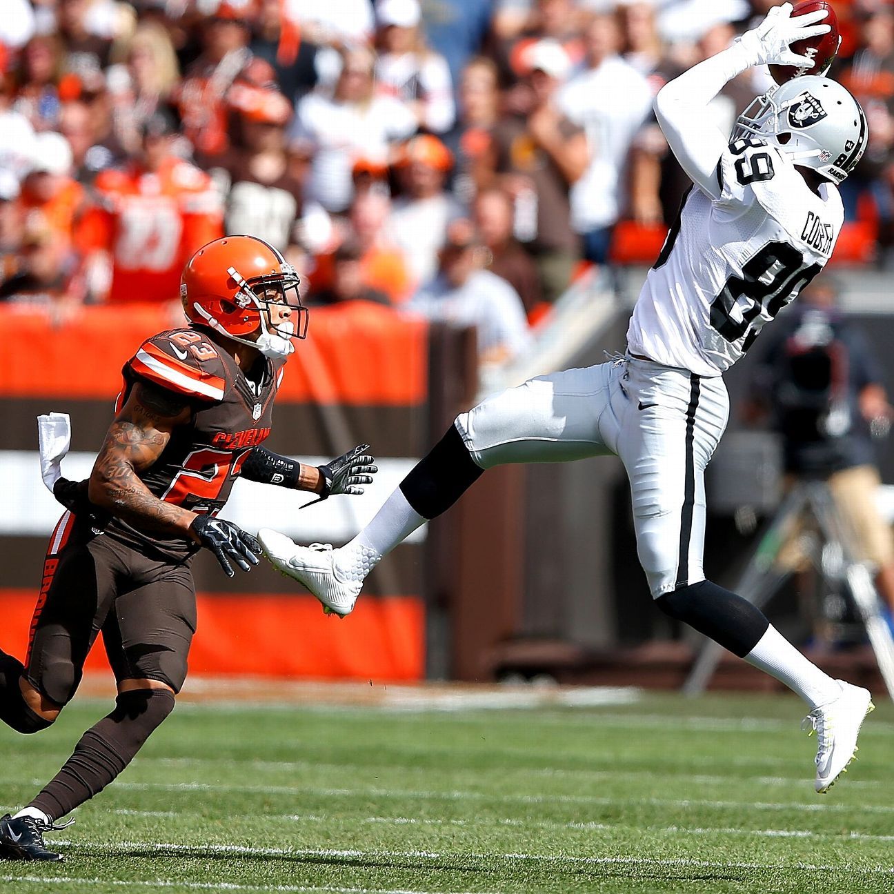 Amari Cooper having another big game for Raiders