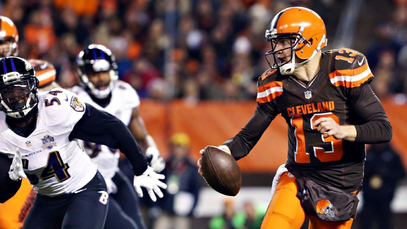 Browns QB McCown (collarbone) out for season