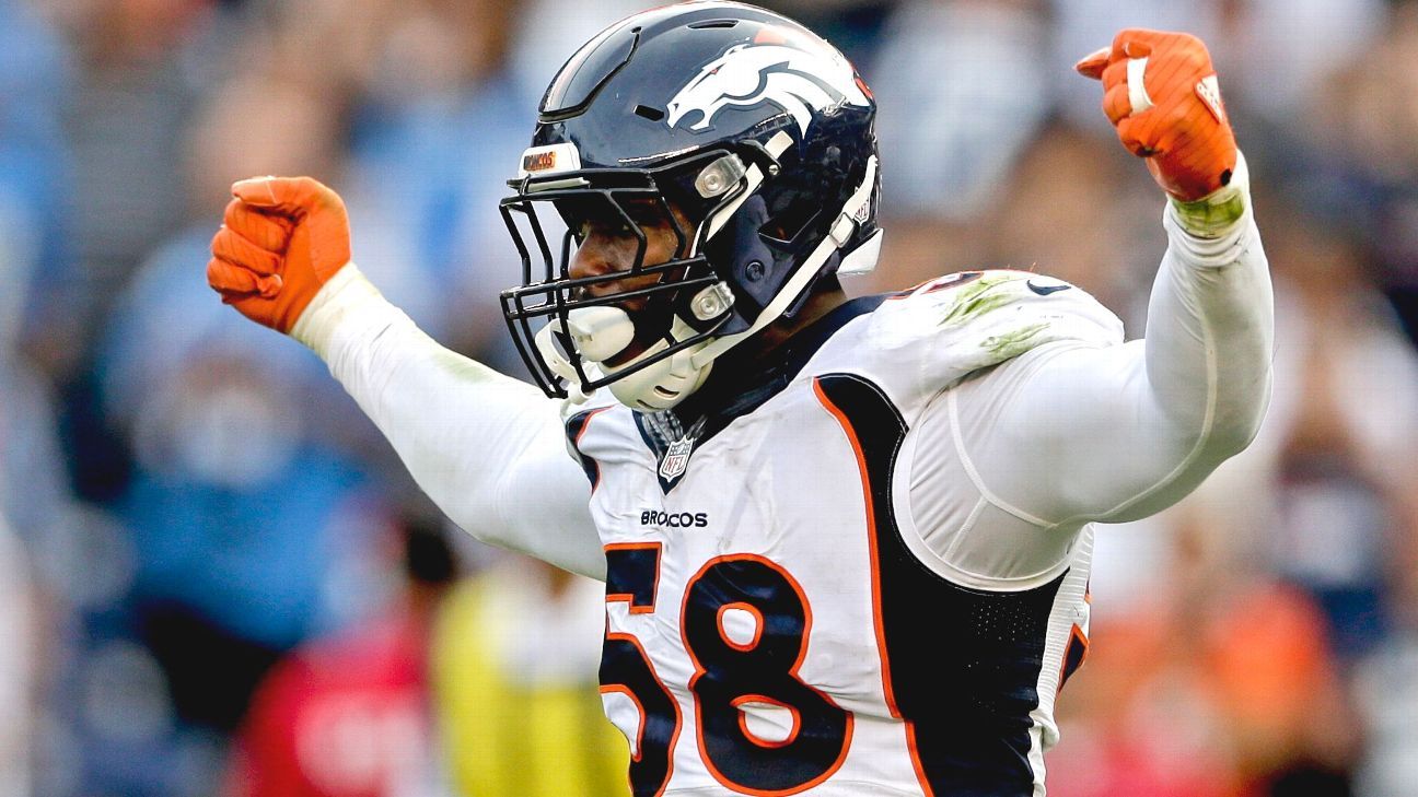 'Santa Claus' Von Miller's gifts to Broncos teammates: Underwear, alcohol