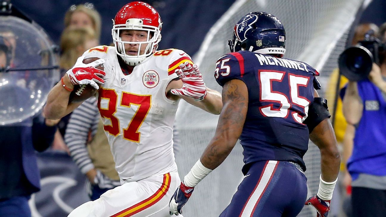 Travis Kelce doesn't need to beat Rob Gronkowski, just needs to be himself