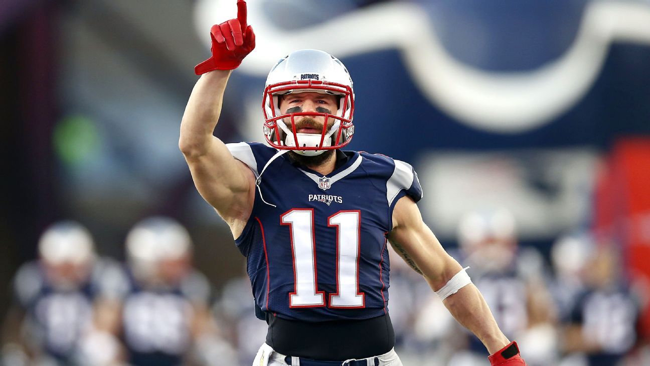 Patriots' knack for blocking out distractions brings them together