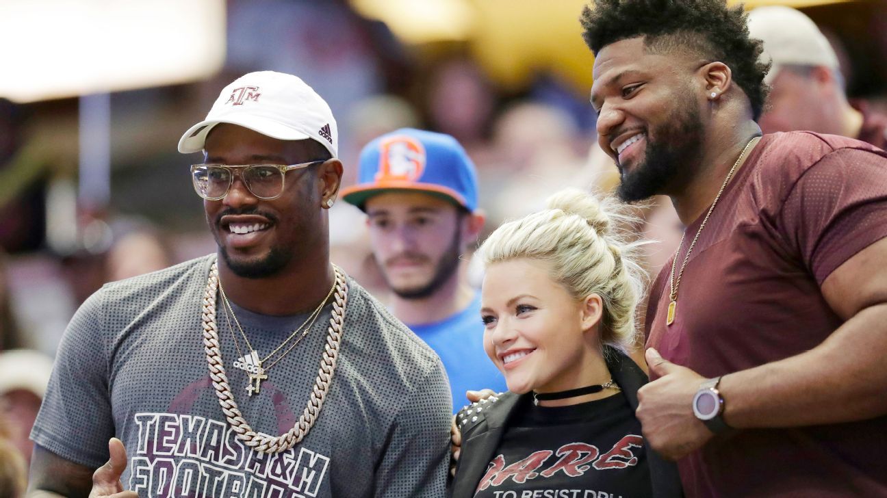 March Madness: Von Miller avoids L.A. traffic, takes helicopter to watch Texas A&amp;M