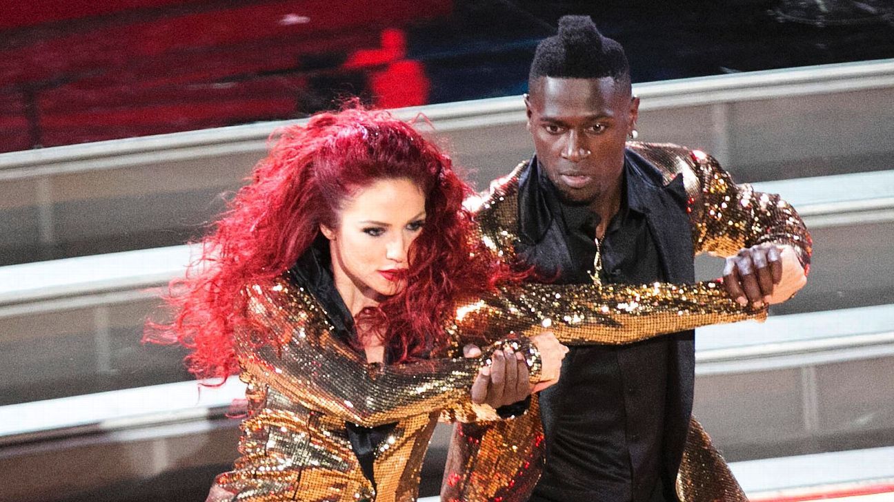 Antonio Brown pivots from 'Dancing with the Stars' to Steelers in 24 hours