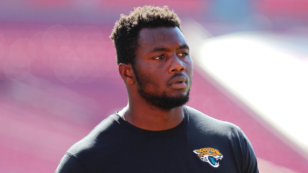 Jaguars DE Dante Fowler had a helmet on for the first time in 380 days