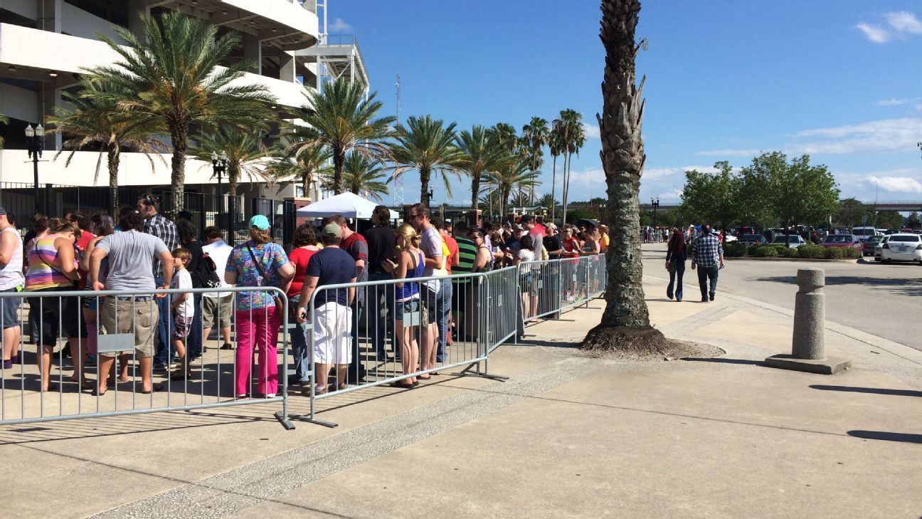 Jaguars open stadium to 15K Pokemon Go fans