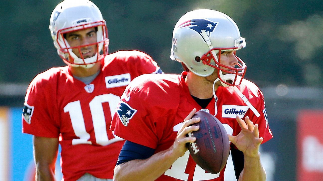Jimmy Garoppolo balances taking reins and showing deference to Tom Brady