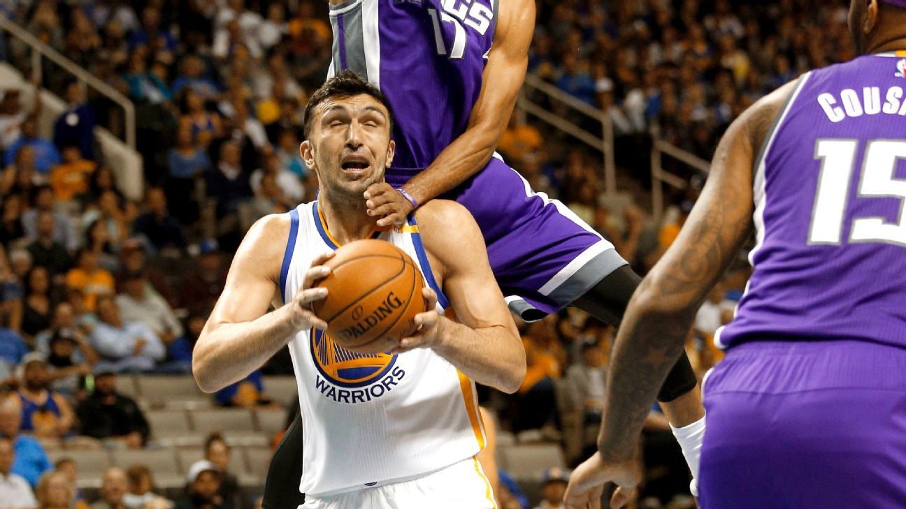 Warriors win handily, but their offense needs to get centered