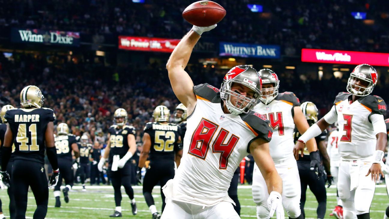 Bucs place TE Brate (back) on injured reserve