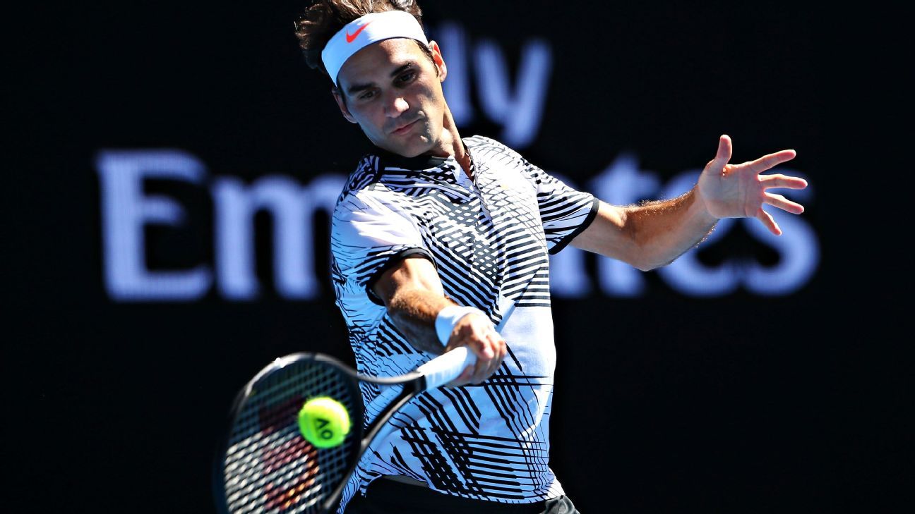 Federer wins in three, into third round