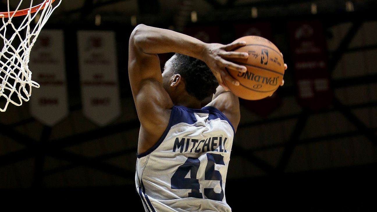 Jazz's Mitchell dons hoodie that defines 'rookie'