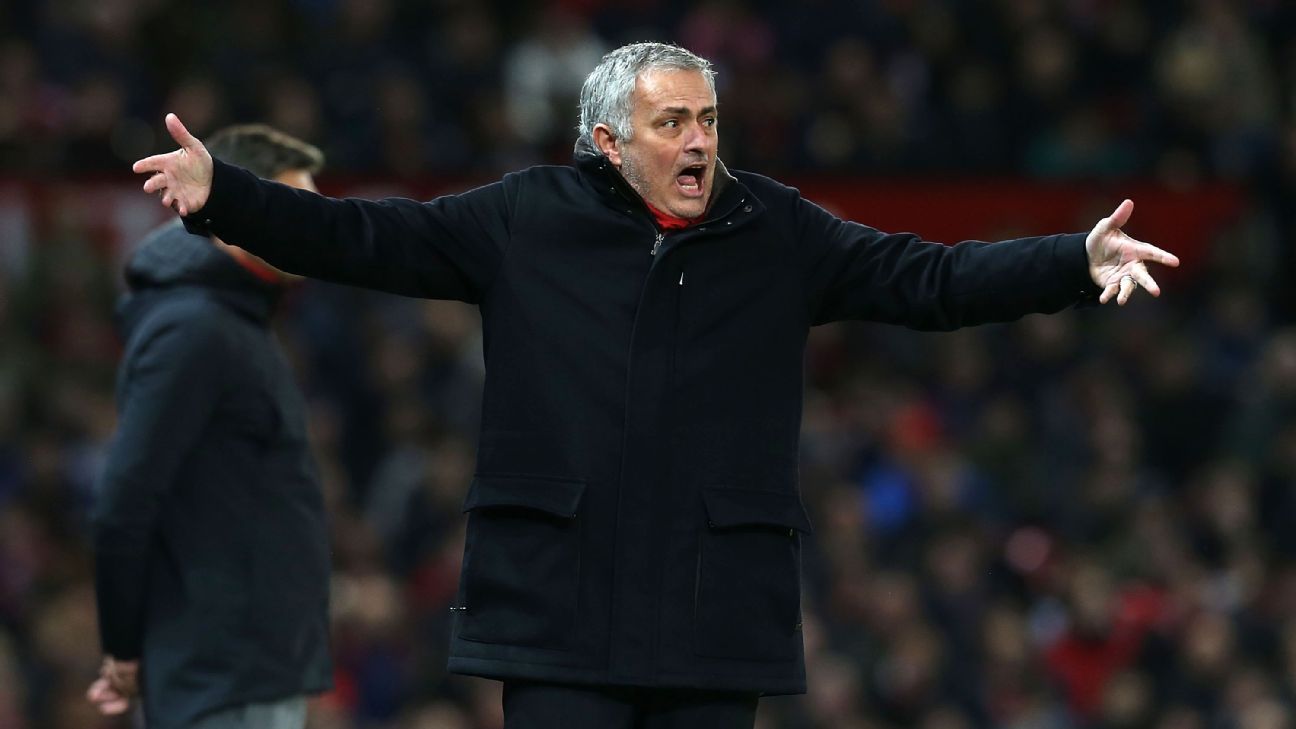 Manchester United fans write to club about Old Trafford atmosphere