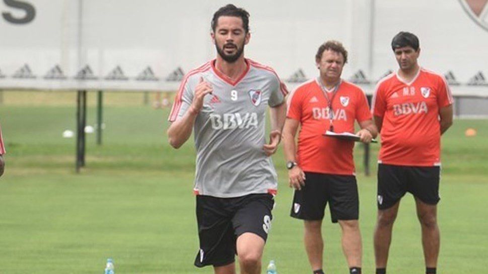 Larrondo volvió a lesionarse en River
