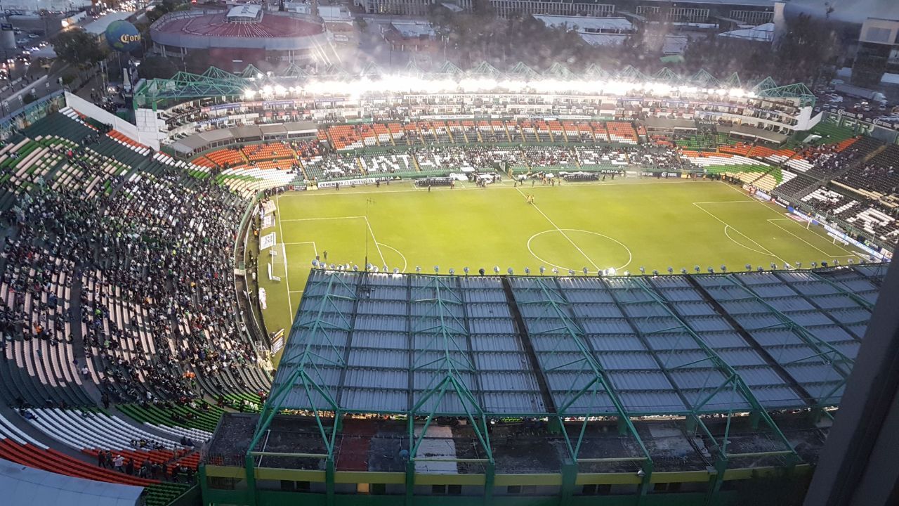 Debut de Donovan no sirvió para llenar el Estadio León