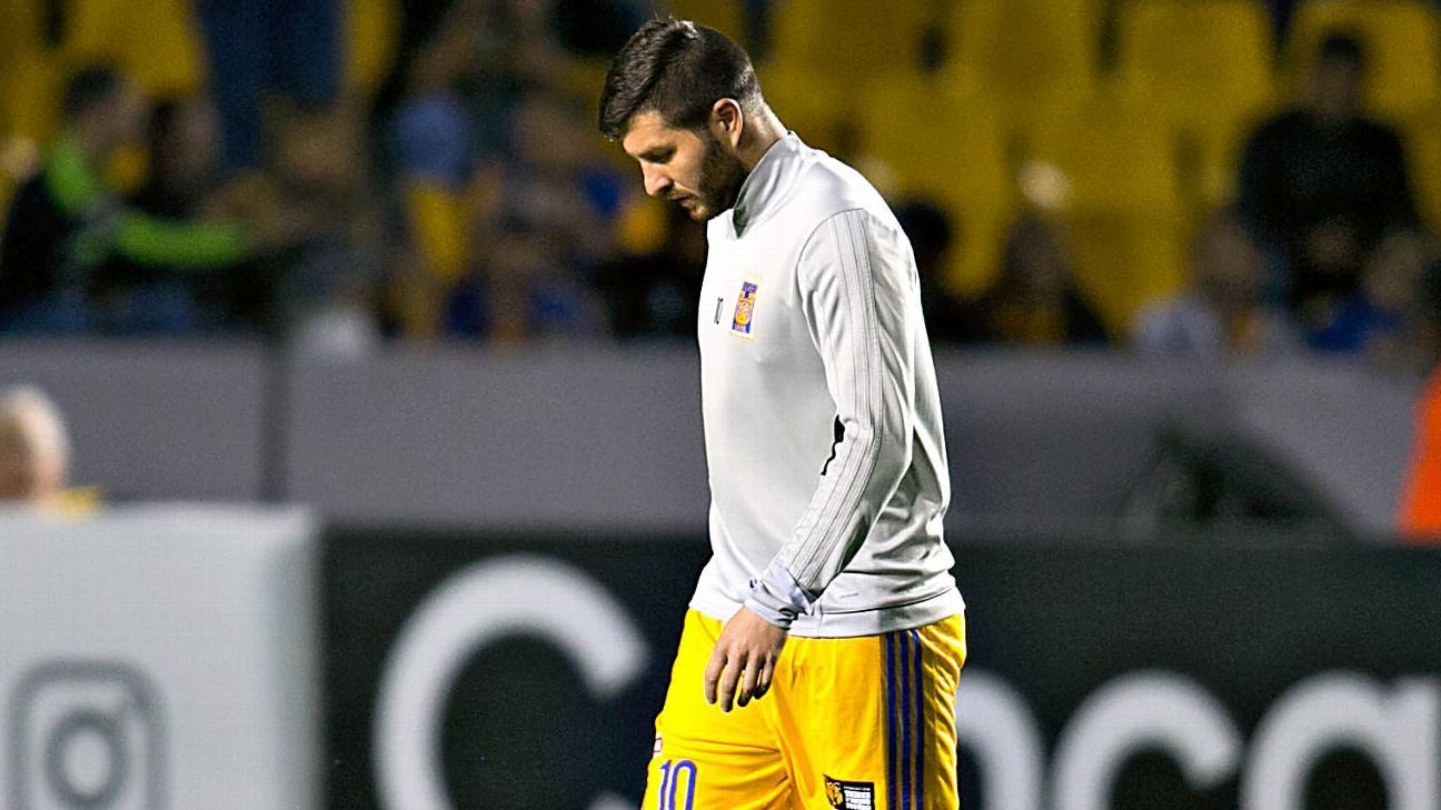 Gignac es baja ante Chivas por lesión