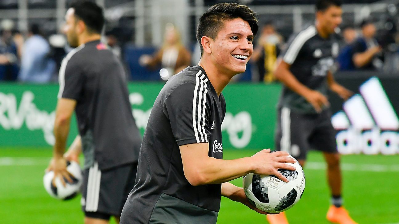 Jonathan González revela que sí jugará en el Tri