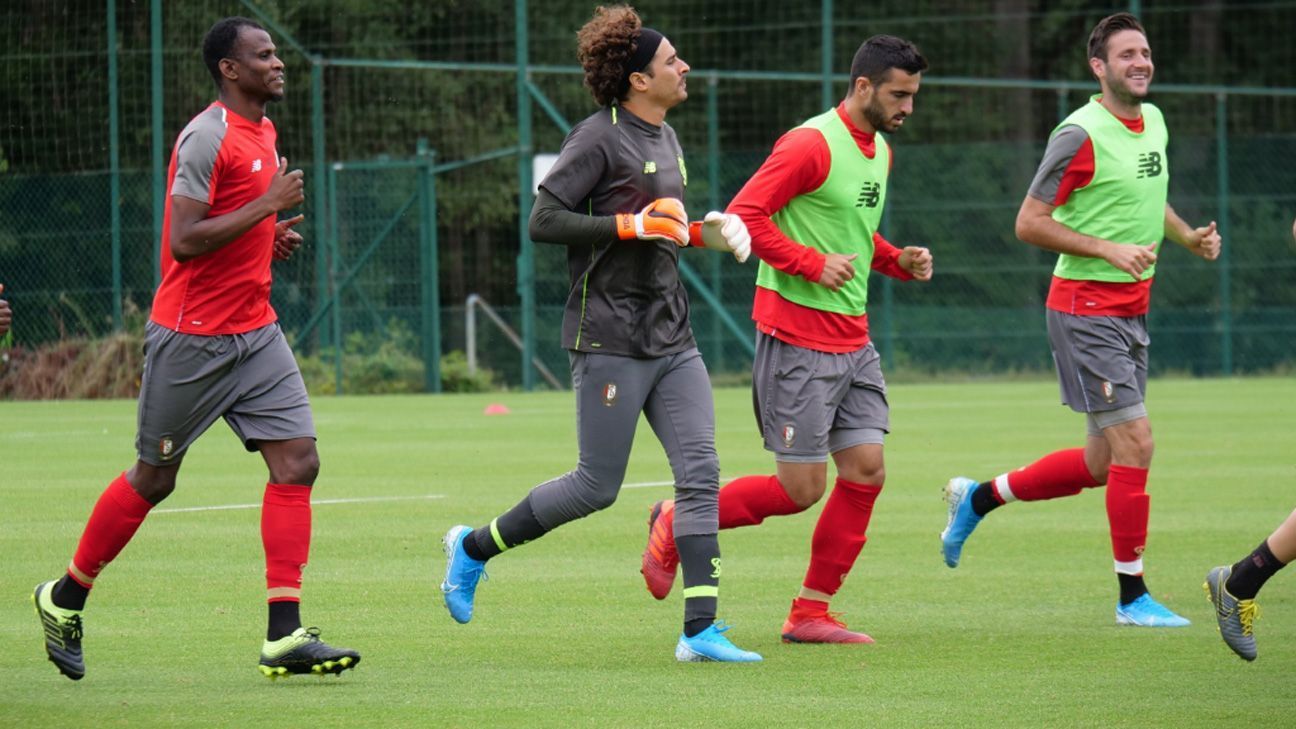 Prensa belga revela el bajo costo por el que saldrá Guillermo Ochoa y el sueldo que ganará en América
