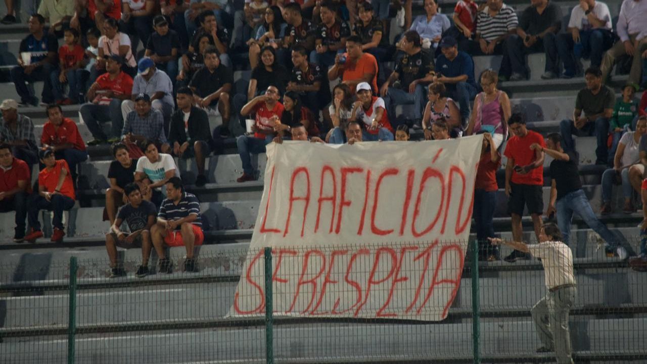 Aficionados reclaman desempeño de futbolistas de Veracruz