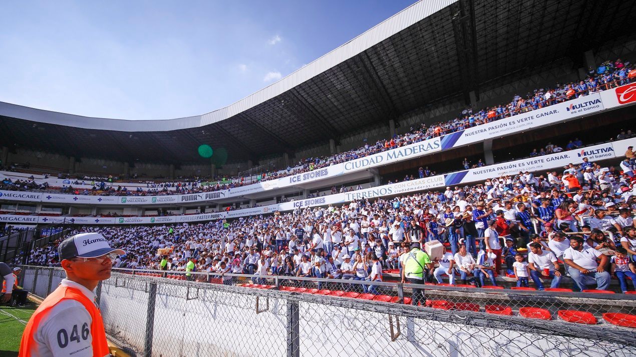 La Liga MX tiene, al menos, 48,350 barristas en las tribunas