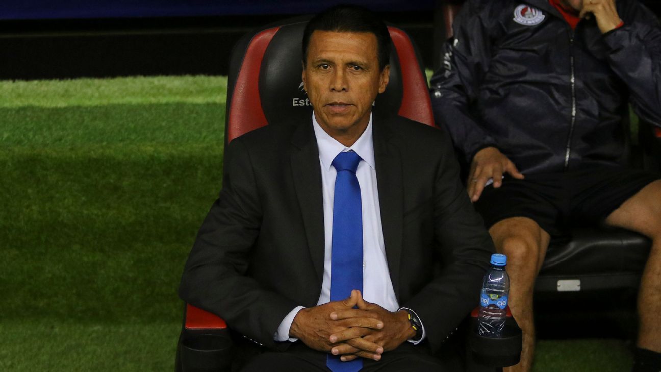 Entrenador interino de San Luis desconoce futuro de Ricardo Centurión