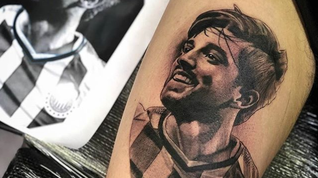 Aficionado de Chivas revela origen de su tatuaje de Rodolfo Pizarro
