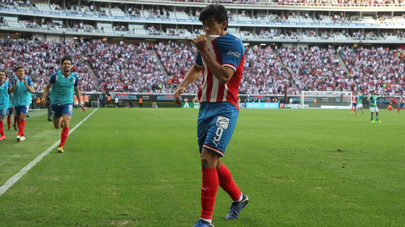 JJ Macías y el beso más polémico de la Liga MX