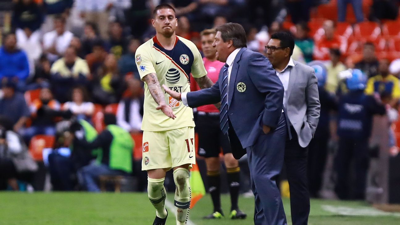 Nicolás Castillo define a Miguel Herrera como uno de los mejores técnicos de su carrera