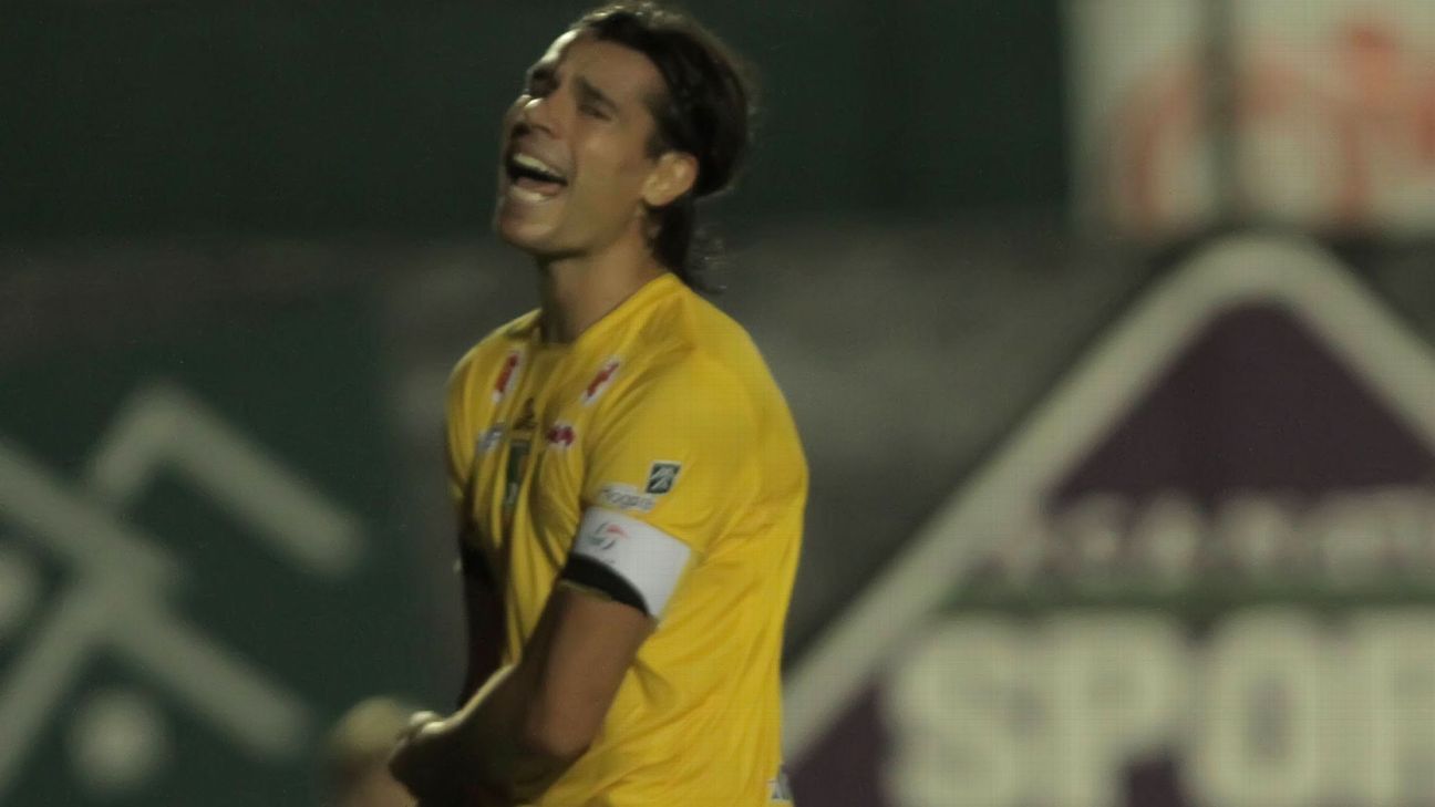 Rodrigo Íñigo explota contra Enrique Bonilla por desaparición del Ascenso MX