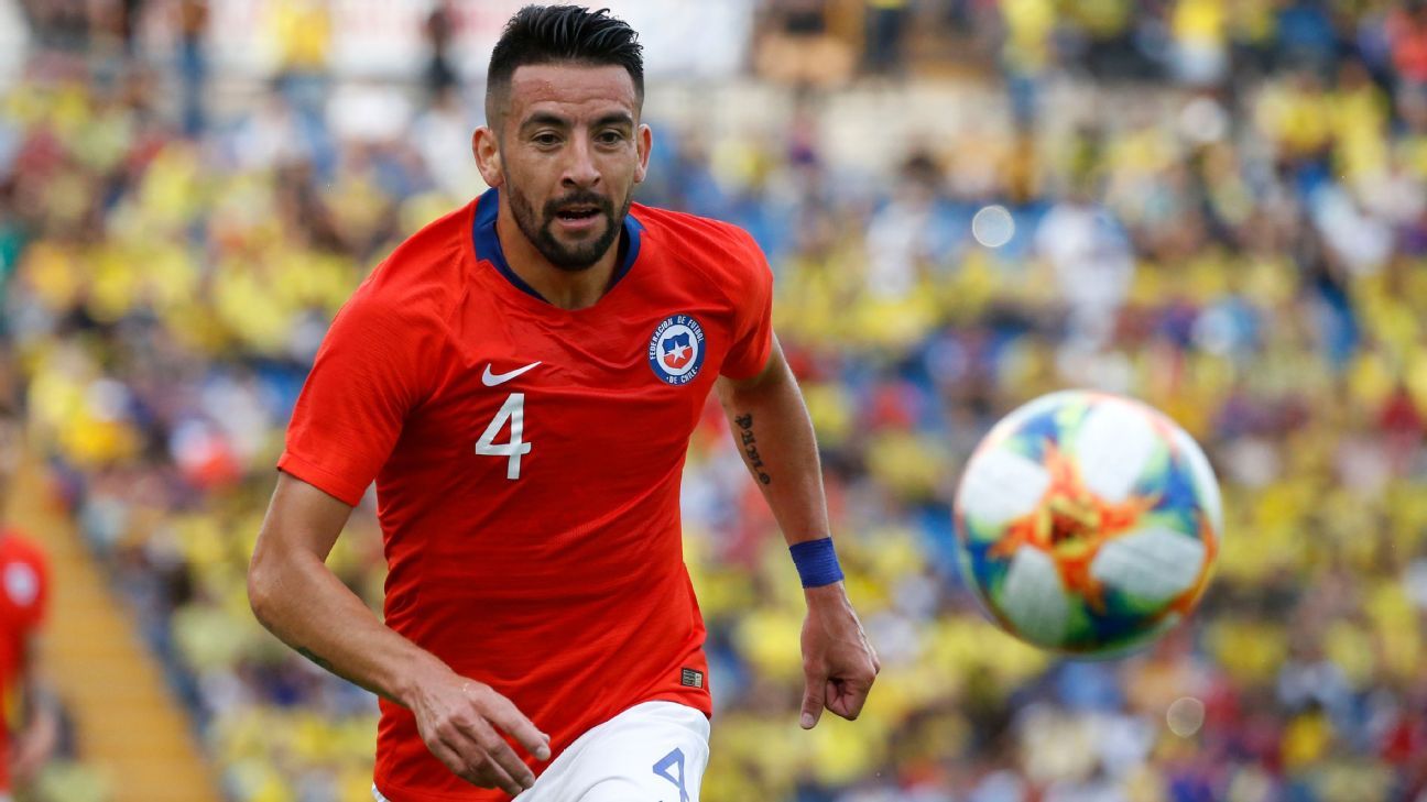 Mauricio Isla no jugará en Boca y busca seguir en Europa