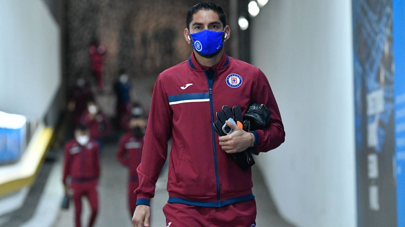 Jesús Corona encabeza a los jugadores que Cruz Azul pondrá transferibles