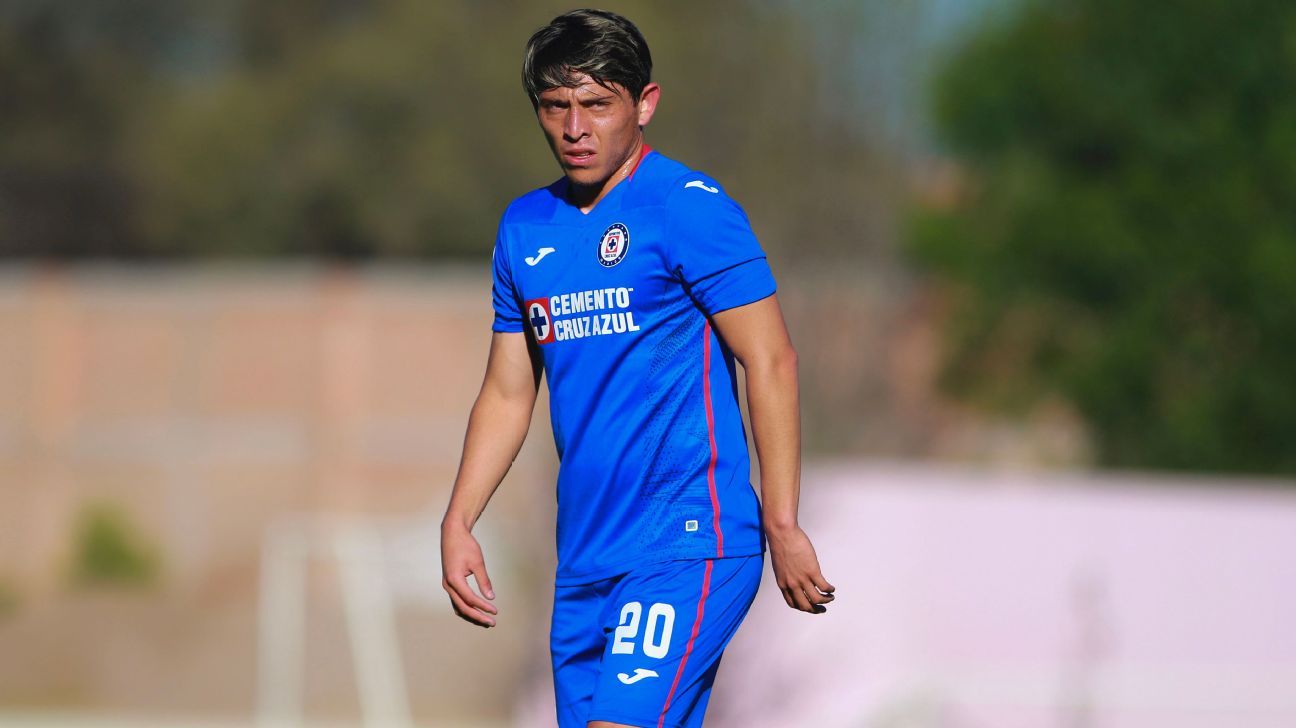 Cruz Azul felicita a Alexis Gutiérrez por su cumpleaños y la afición exige que lo metan a jugar