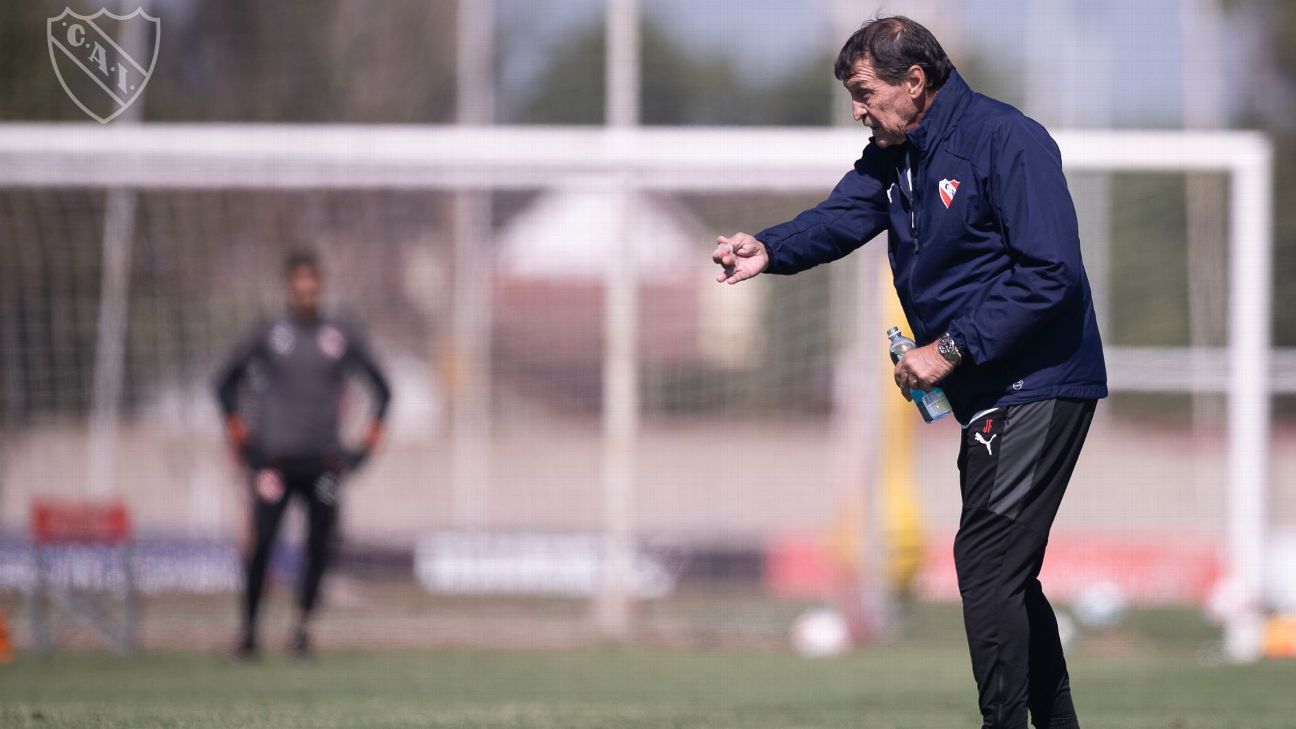 Julio Falcioni debió aislarse por ser positivo de Covid