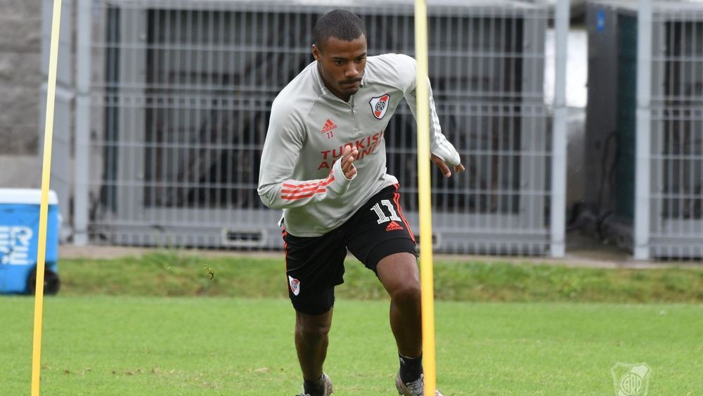 Nicolás De La Cruz: 