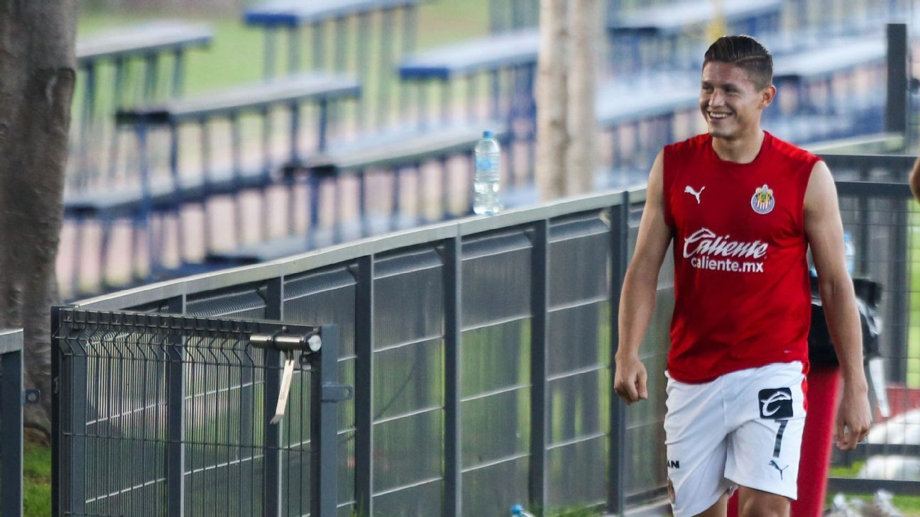 Jesús Godínez sufrió una fractura en la mano derecha