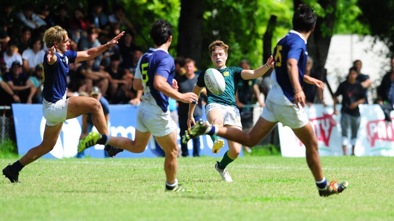Galera de fotos de la victoria de Champagnat sobre Los Tilos en Menores de 18