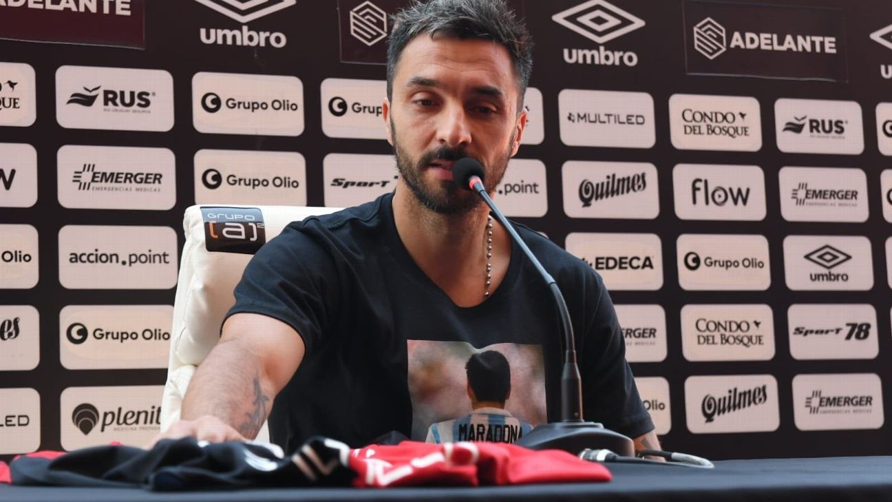 Nacho Scocco se despidió del fútbol y Newell's Old Boys