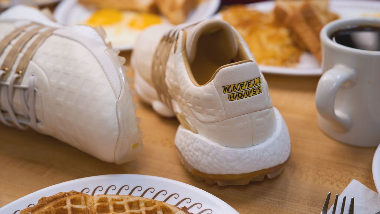 Masters 2022 - Waffle House and Adidas se unen para crear zapatos de golf temáticos de gofres.