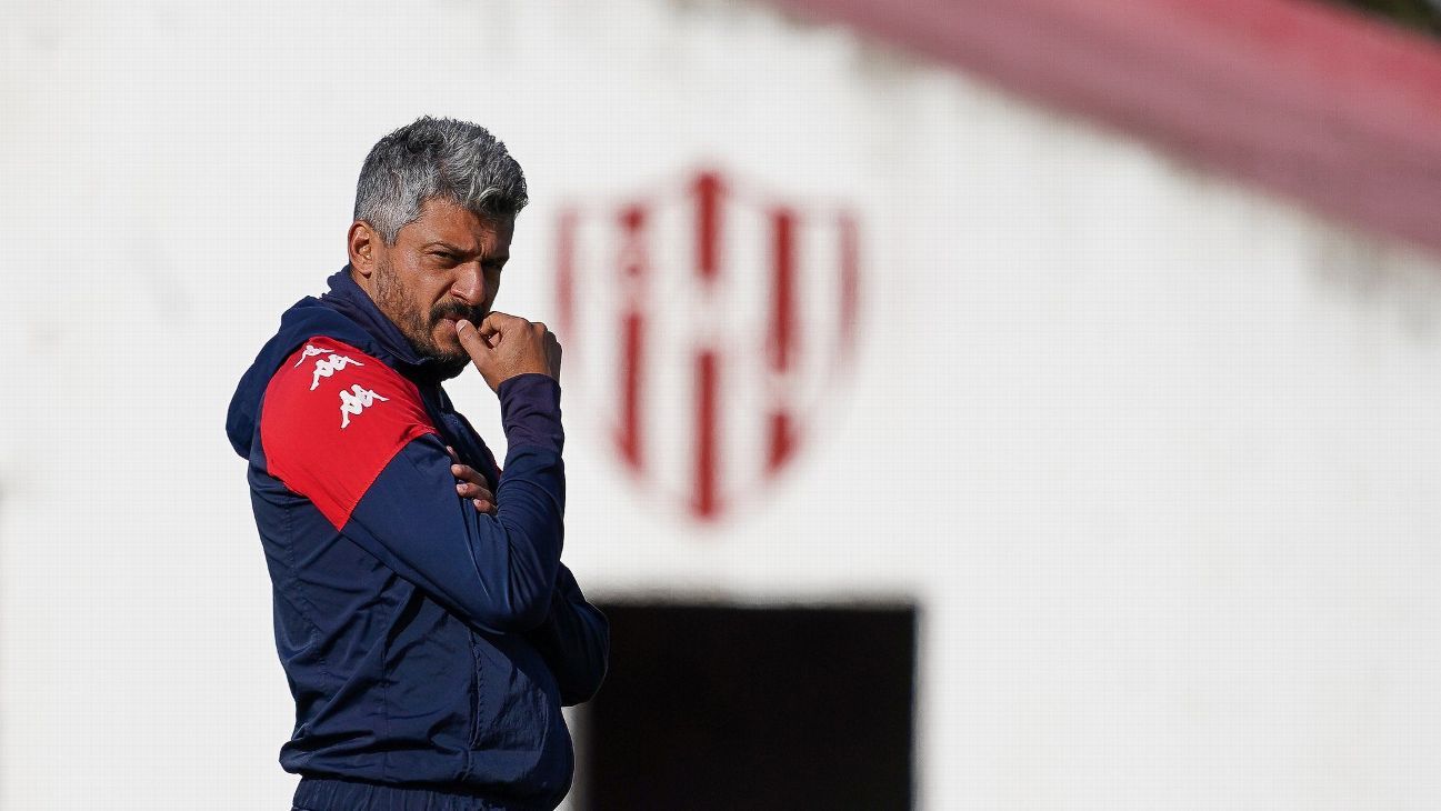 Gustavo Munúa confirmó que no podrá estar presente en La Bombonera este viernes