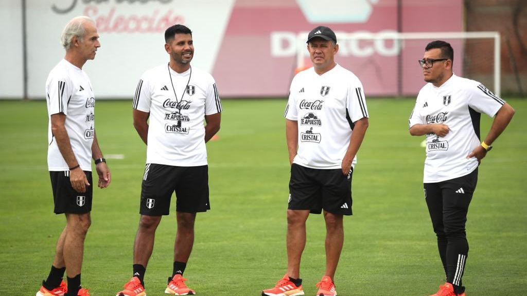 The Peruvian National Team began preparing to play the friendly matches.