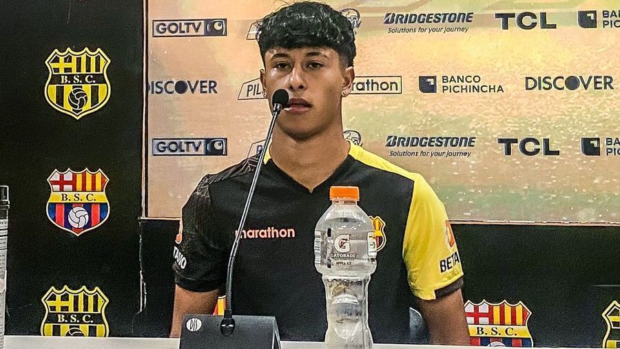 Joan Castaño fue presentado como nuevo jugador de Barcelona - ESPN