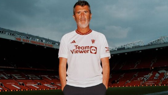 Leyenda del Manchester United, Roy Keane, presenta la nueva playera - ESPN