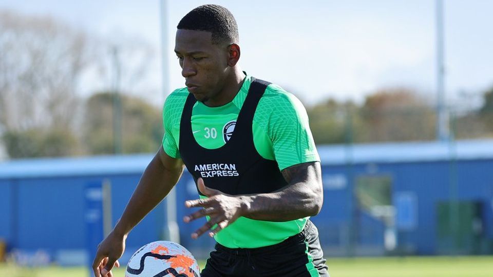 Pervis Estupiñán se recuperó de su lesión y está listo para volver al Brighton - ESPN